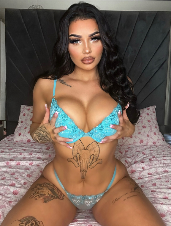 Diamond bluxx Onlyfans pictures